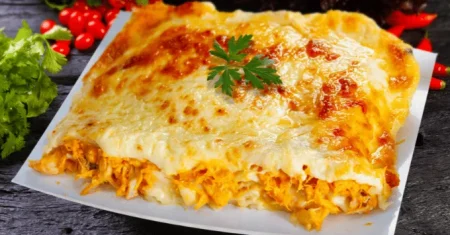 Lasanha de Frango com Molho Branco e Espinafre